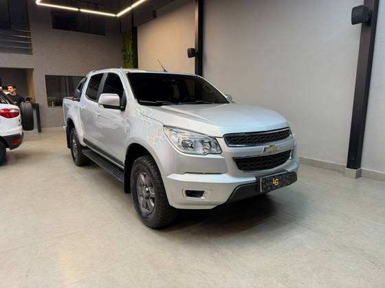 CHEVROLET S10 2.4 LS 4X2 CD 8V FLEX 4P MANUAL CHEVROLET S10 2.4 LS 4X2 CD 8V FLEX 4P MANUAL